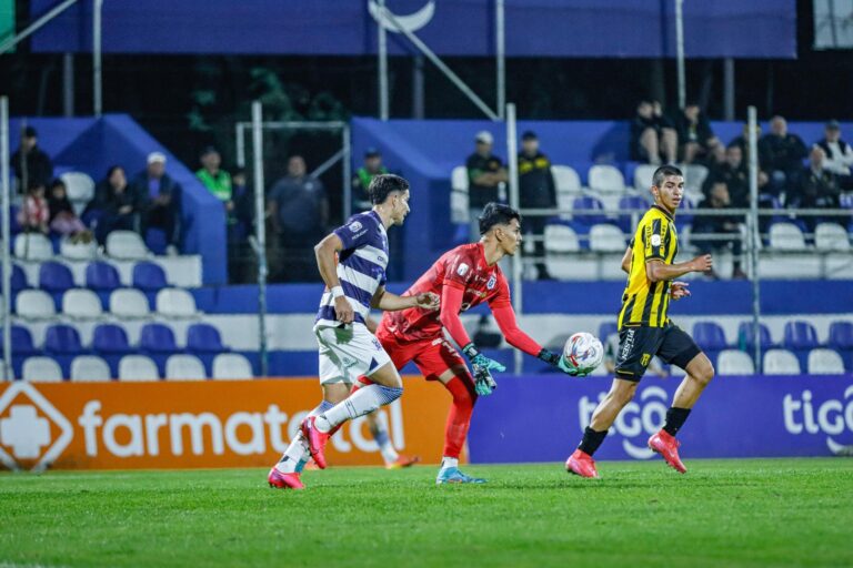 Guaraní se alzó con la victoria en el estadio Luis Salinas de Itauguá, derrotando a Sportivo 2 de Mayo por 3-1