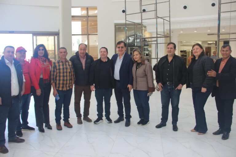 Parlamentarios visitaron Shopping Dubai, que próximamente será inaugurado