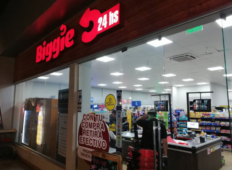 Suspenden a conocido Supermercado por venta de productos vencidos y reetiquetados