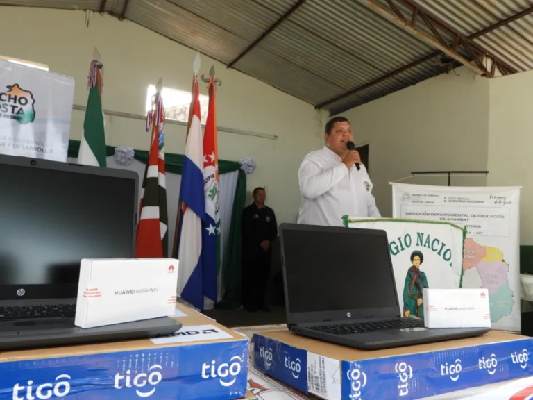 Gobernación de Amambay y CONATEL proporcionan equipos informáticos a instituciones educativas de Amambay