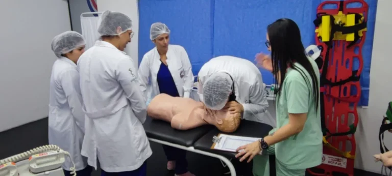 Éxito en Actividades Académicas Integradoras con Enfoque Teórico y Práctico en la UCP