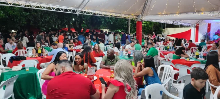 UCP celebra las festividades de fin de año acogiendo a estudiantes universitarios