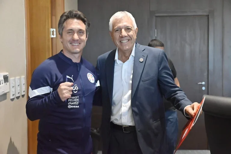 Paolorosso se disculpa y solicita una reunión con el equipo de fútbol.