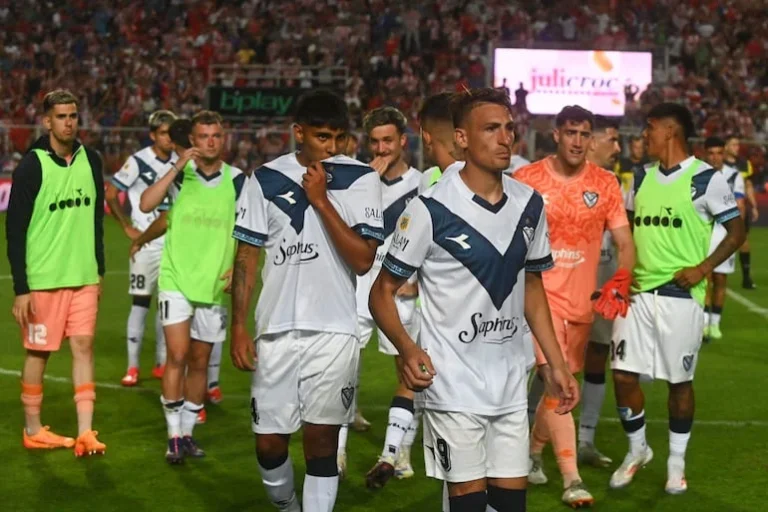Líder Vélez pierde ante Unión y la Liga argentina se definirá en la última fecha