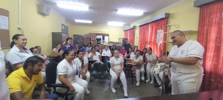 Salud: Capacitación en manejo de bomba de infusión para profesionales sanitarios