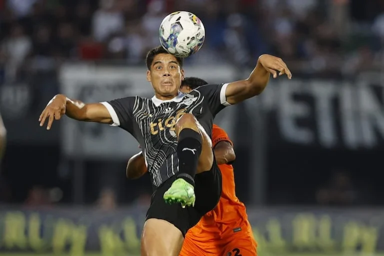 Libertad vs. Olimpia, un clásico con la punta del torneo Apertura en juego – Fútbol