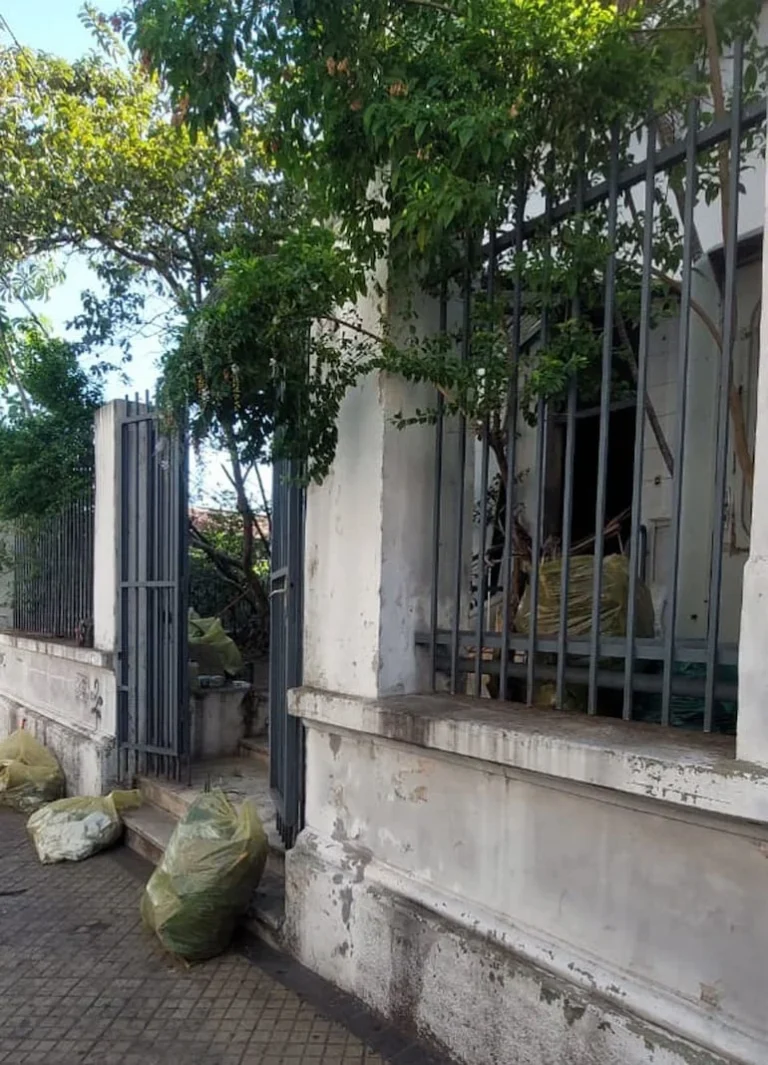 Limpian exlocal de cobranzas de la ANDE en el centro de Asunción