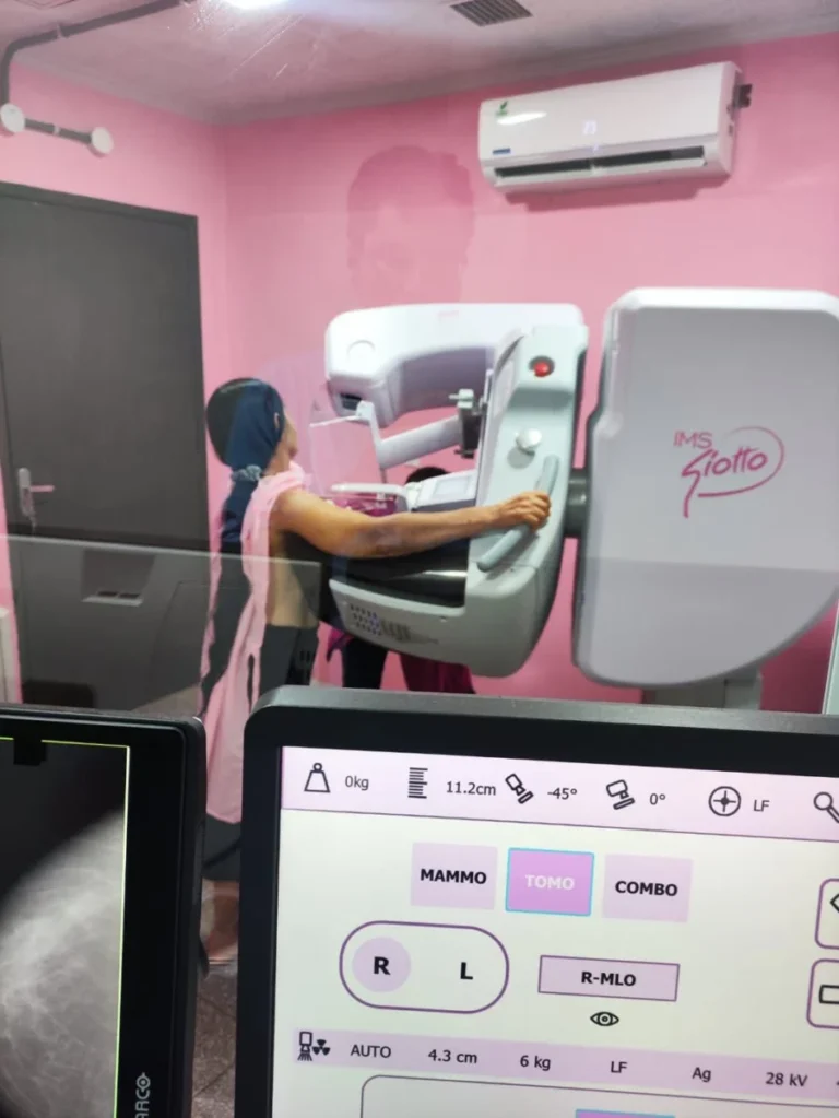 Salud: Profesionales del Hospital Regional se capacitan en tecnología avanzada para diagnóstico de cáncer de mama