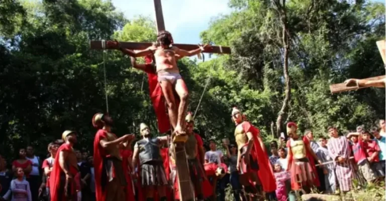 Procesiones que caminan siglos, tradiciones vivas del Paraguay