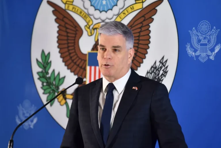 Paraguay debe reclamar investigación sobre injerencia política de Ostfield