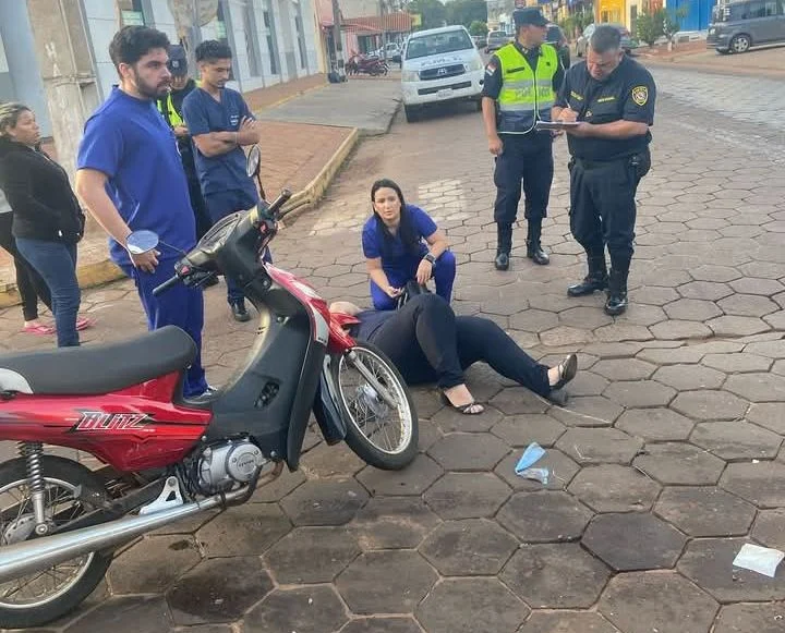 Accidente de motocicleta y camioneta en el Centro de Pedro Juan Caballero