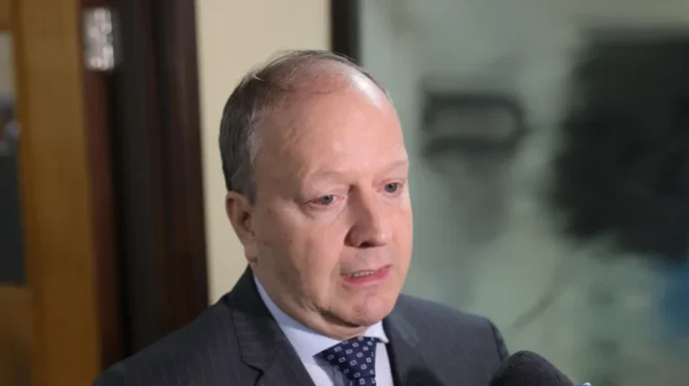 Valdovinos sugiere bajar los precios de combustibles y lanza mensaje a Petropar