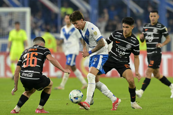 Olimpia iguala en Liniers y complica sus chances de clasificación