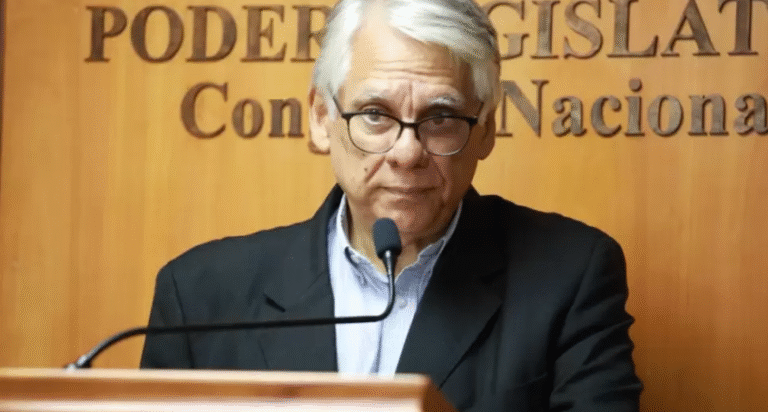 Senador a favor de analizar propuesta que reduce la carga horaria laboral
