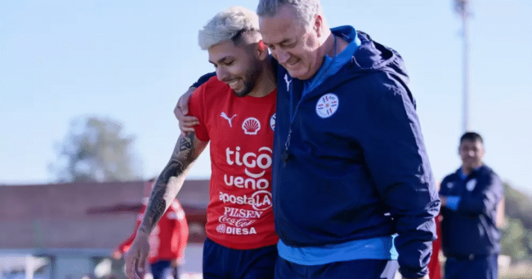 Albirroja: Gustavo Alfaro prepara un equipo ofensivo para el duelo ante Uruguay
