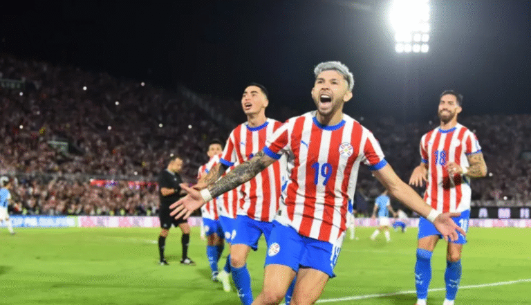 ¡Paraguay rozando la gloria! La Albirroja vence a Uruguay y queda a un paso del mundial