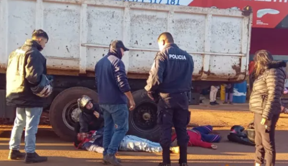 Accidente de Tránsito en Barrio Obrero: Heridos y Daños Materiales