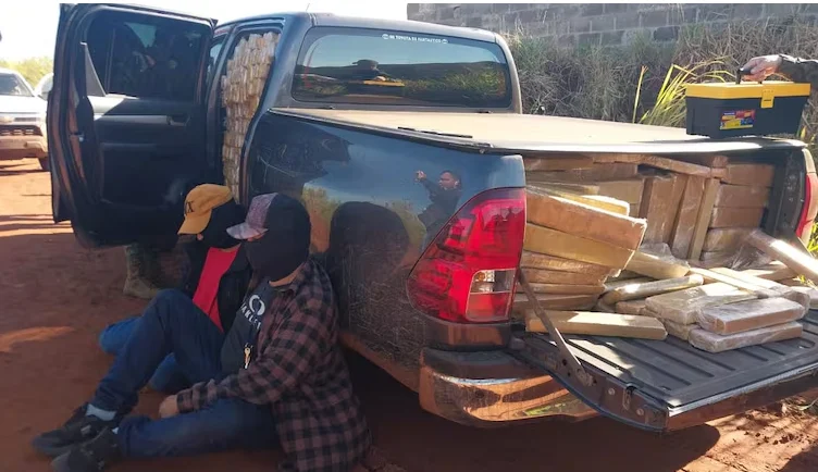 Policía Incauta casi 1.500 kilo de mariguana oculta en la cabina y carrocería de una camioneta