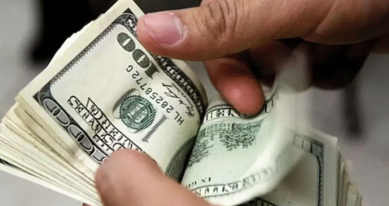 El dólar se debilita y se ubica en G. 7.800, segundo nivel más bajo en lo que va del año