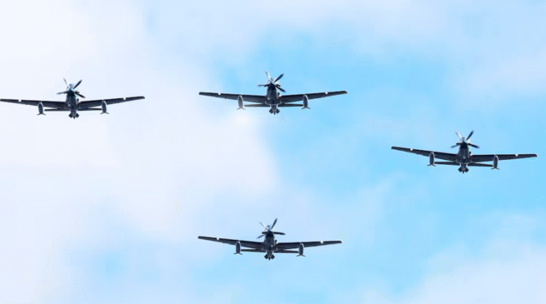 Ley vigente permite el derribo de aviones, deja en claro ministro de Defensa