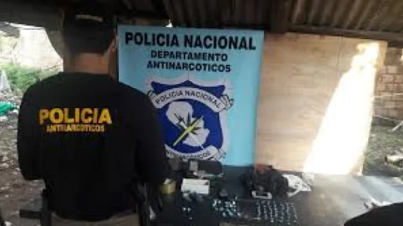 Dos detenidos, incautaciones de celulares y dinero en efectivo en operativo antinarcótico