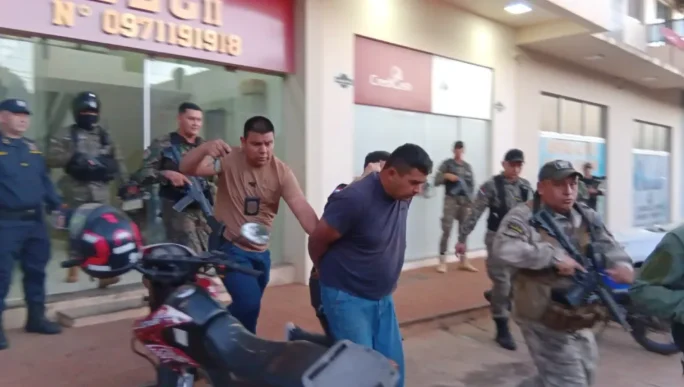 En la tarde del jueves, la Policía Nacional frustró un intento de asalto a una inmobiliaria en el centro de Pedro Juan
