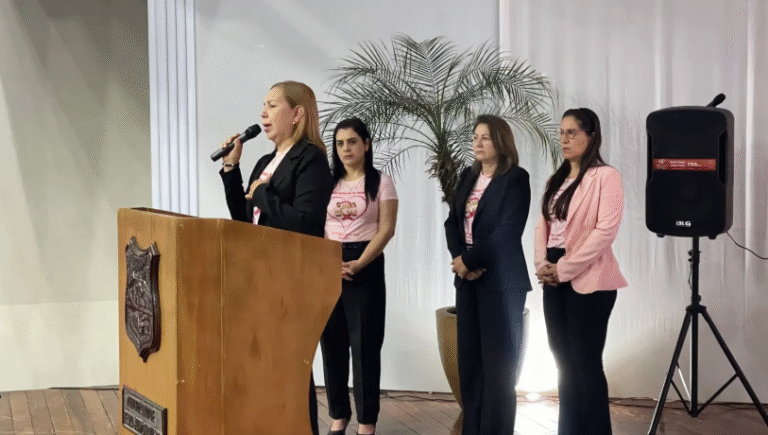 “Octubre Rosa”: Charla sobre prevención del cáncer de mama