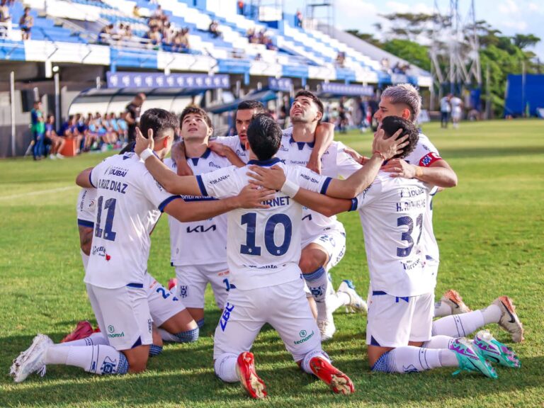 El 2 de Mayo se impuso con autoridad ante el Sportivo Luqueño, propinándole una derrota por 3-0 en el estadio Luis Salinas