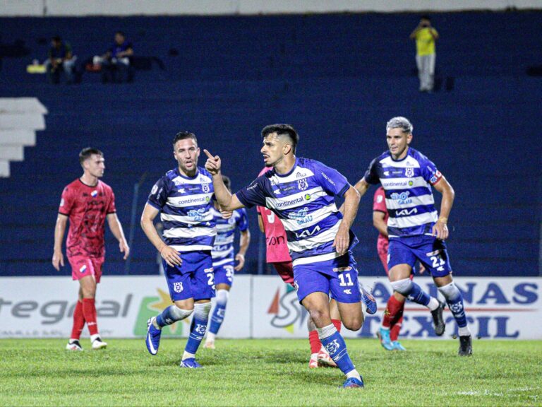 El Sp. 2 de Mayo continúa su ascenso en el torneo Clausura, demostrando un rendimiento consistente y una racha invicta de siete jornadas.