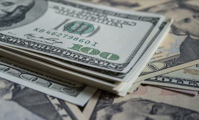 Joven es detenido por la Policía con 20 mil dólares sin justificar