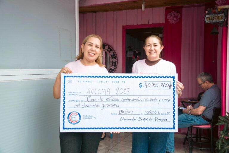 La UCP dona más de 30 mil reales a la Asociación de Apoyo de Combate al Cáncer de Mama de Amambay