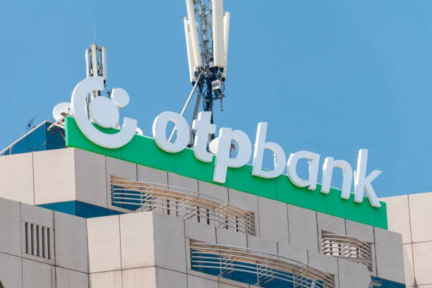 Socio de Ueno Bank cuenta con múltiples sanciones y multas de organismos de control y es señalado como «patrocinador internacional de guerra» en Rusia