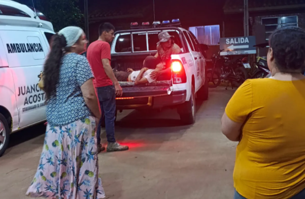 Joven cae desde una altura y sufrió graves lesiones