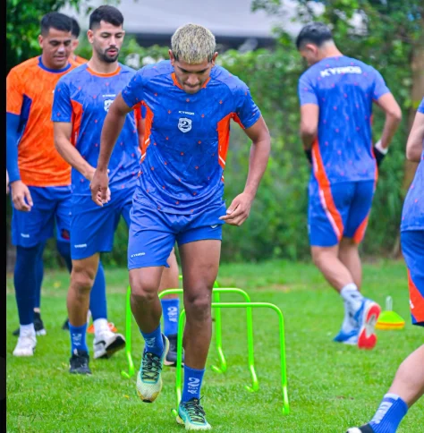 El «2» se refuerza para el torneo Apertura y la Libertadores 2026.