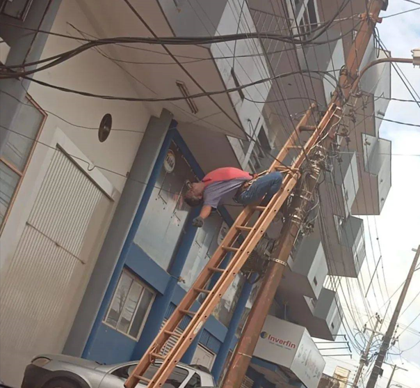 Funcionario de la ANDE sufre descarga eléctrica mientras realizaba trabajos de mantenimiento