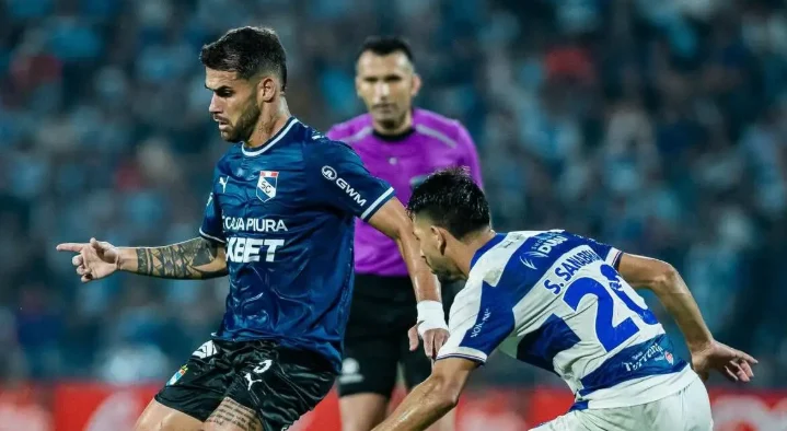 Al “2” se le escapa la victoria ante Cristal; un empate con sabor a derrota