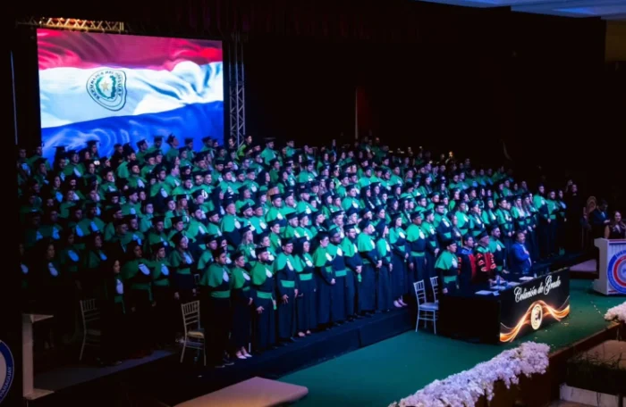 La Universidad Central del Paraguay (UCP), filial Pedro Juan Caballero, celebró la graduación de 280 nuevos médicos pertenecientes a la Promoción 2025.2,