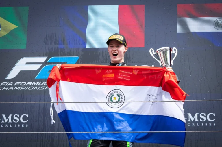 Joshua Duerksen: Un Paso Más Cerca de la Fórmula 1 con Mercedes