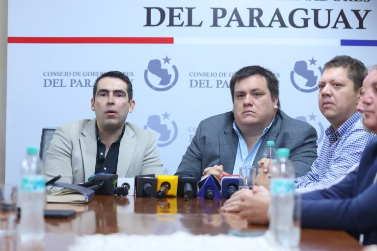 El Programa Hambre Cero: Descentralización, Denuncias de corrupción y acusaciones de clientelismo político