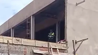 Ejecutan a electricista en una obra en construcción