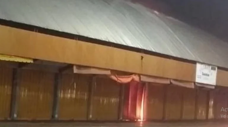 Un incendio en la línea internacional entre lado Pedro Juan Caballero, consumió varias casillas en la madrugada del jueves