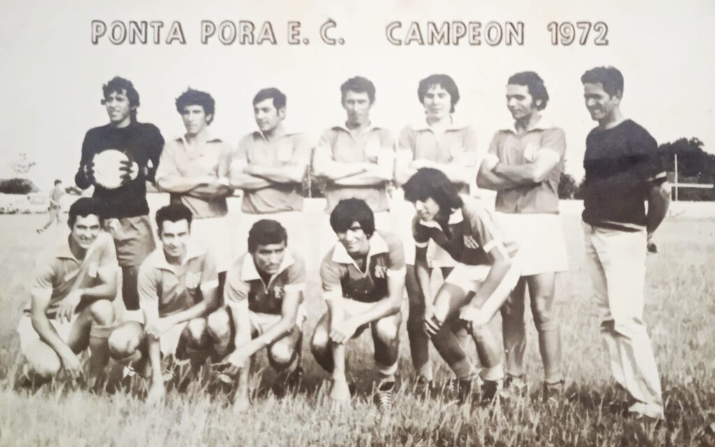 Equipo de futbol brasileño conformado por el 100% de jugadores paraguayos