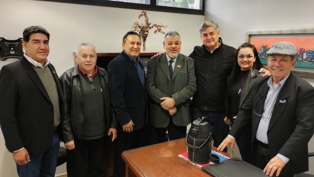 Lobby en el Congreso para la creación de la UNAM: Profesionales se reunieron con senadores y diputados