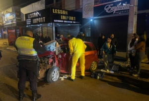 Jóvenes Lesionadas tras Impacto contra columna de la ANDE
