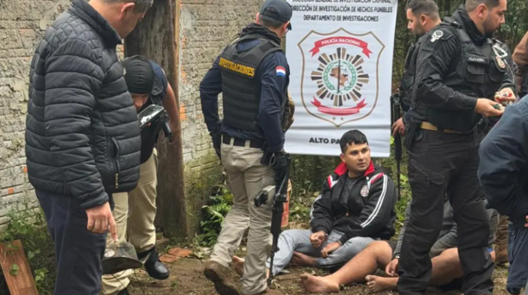Caen 2 miembros del PCC por megaasalto en Santa Rita: Armas, clavos miguelito, chalecos y más
