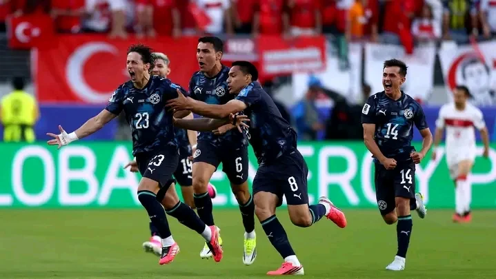 Paraguay sufre, pero mete un triunfazo en el Mundial