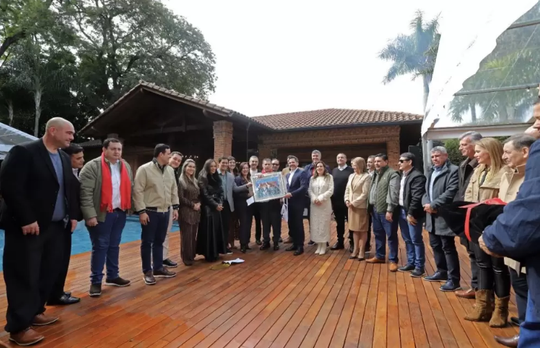 En su cumpleaños Cartes llama a la unidad colorada y pide una victoria nacional de la ANR en las municipales