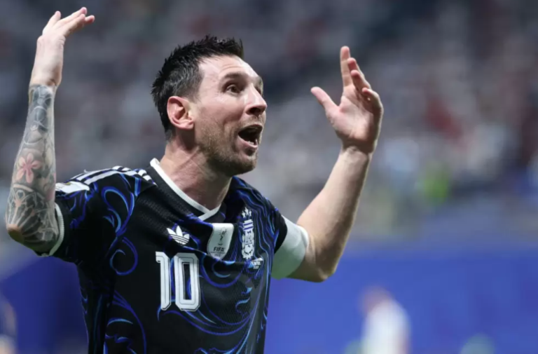 Una corajuda Argentina remonta sobre la hora a Inglaterra y se cita en la final ante España