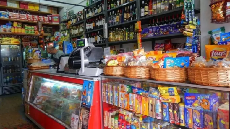 Crece uso del «fiado» y de tarjetas para comprar alimentos ante la pérdida del poder adquisitivo