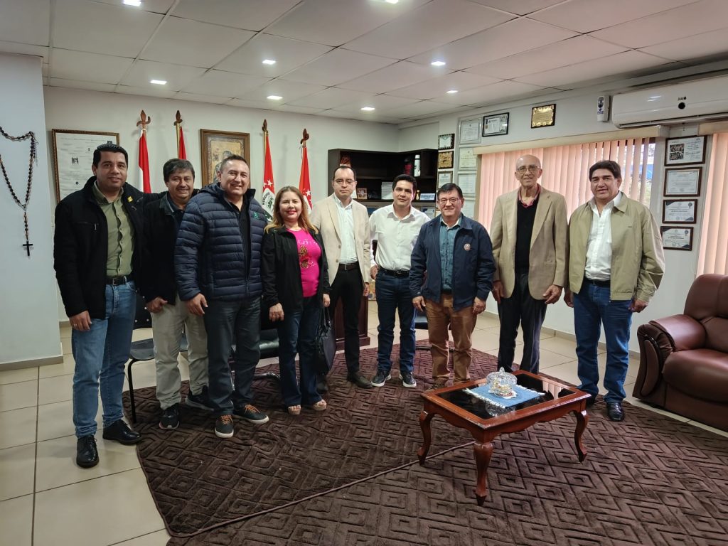 Intendente Ever Salinas se compromete a apoyar los trabajos de refacción del futuro rectorado de la Universidad Nacional de Amambay (UNAM)
